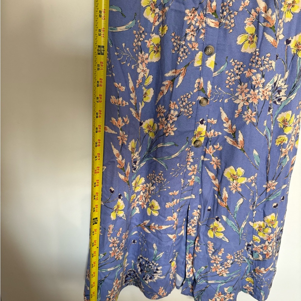 ASTR the Label Bonjour Button Front Dress in Periwinkle Multi Floral - Picture 6 of 7